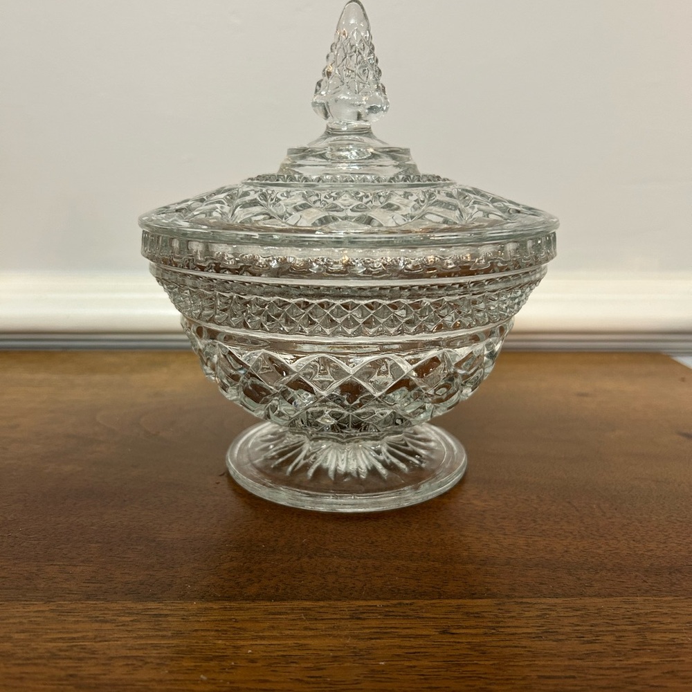 Vintage 1960s Anchor Hocking Wexford Crystal Candy Dish Complete with lid